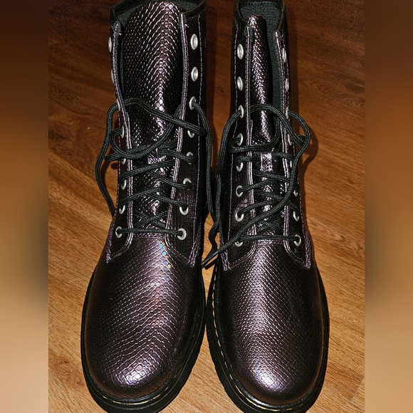 Dr. Martens Zavala Oxblood Metallic Reptile Emboss Combat men's 12.5 - Picture 2 of 12